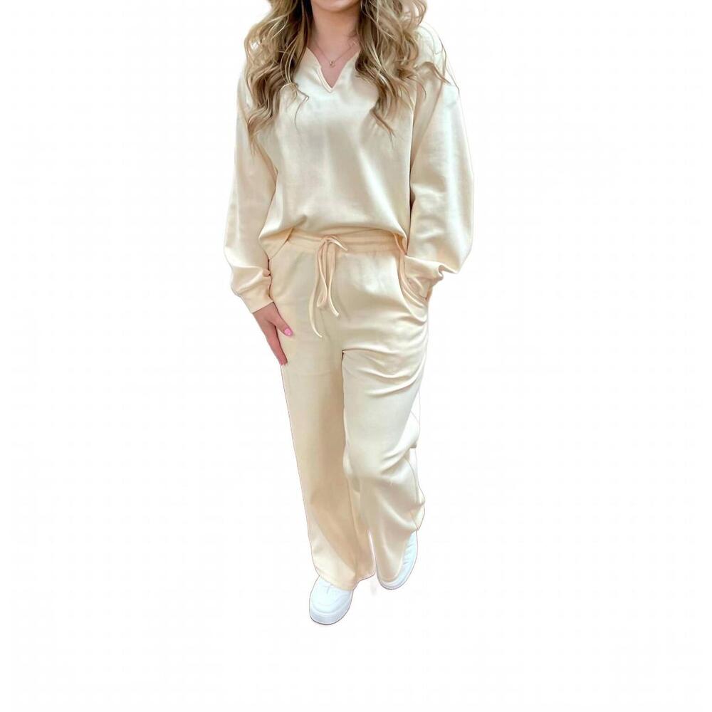 NEW LISTICLE vixen v neck sweatshirt and pants set in cream